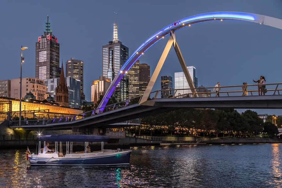 1.5Hr Yarra River Crown Flames and City Lights Cruise - Who this cruise is best for