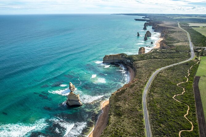 12 Apostles,Great Ocean Road Tour - hotel PICKUP & free entries - Why the reverse route helps you get photos