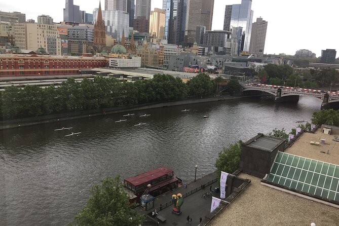 4 Hour Private Tour of Melbourne's Iconic Highlights with Guide - Flinders Street Station and its clocks: photo stop done right