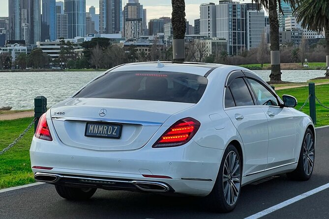 Airport Transfers - Chauffeur Car & Limo Services of Melbourne - The real logistics advantage: direct airport-to-door service
