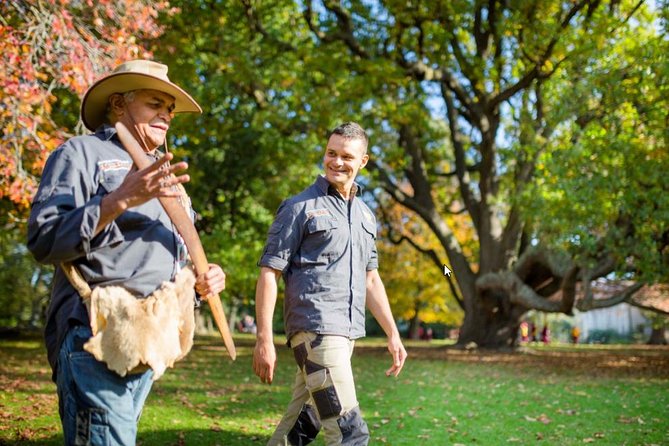 Australian Wildlife Tour at Melbourne Zoo Ticket - excl. entry - Great Flight Aviary walk: native birds, sounds, and patience