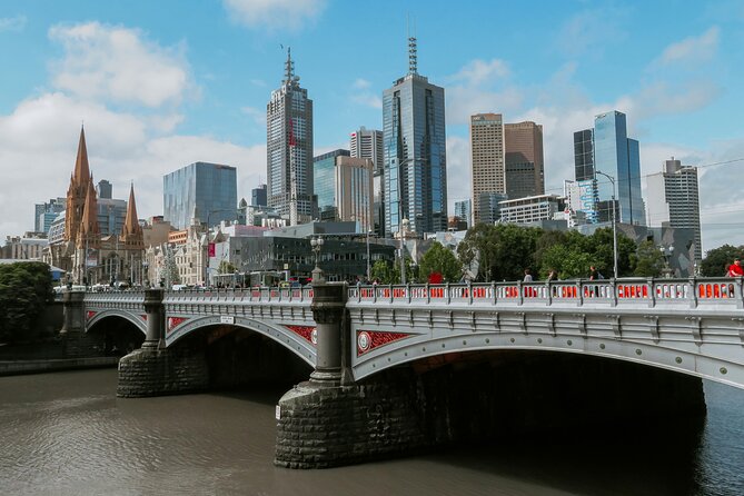 English Melbourne Walking Tour - The Landmark Pair: St Paul’s Cathedral and Flinders Street Station