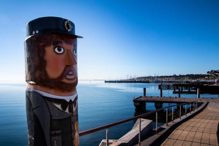 From Melbourne: Bay Sightseeing and Ferry Ride with Lunch - Geelong Waterfront start: sea air before you hit the roads