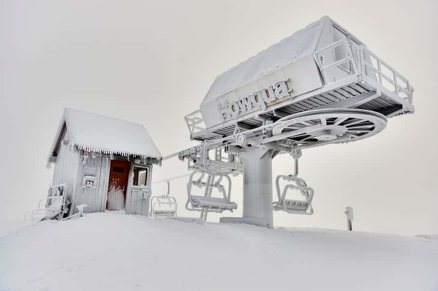 From Melbourne: Day Trip to Mt Buller by Premium Tour Coach - The best part: arriving in Village Square around 10am