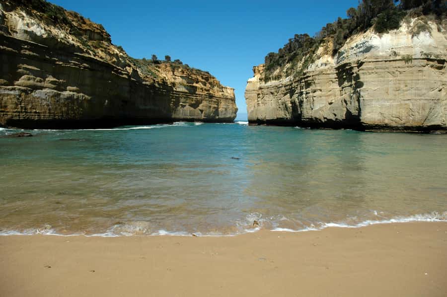 From Melbourne: Great Ocean Road, 12 Apostles, Wildlife Tour - Gibson Steps: sea-level 12 Apostles and tide-dependent drama