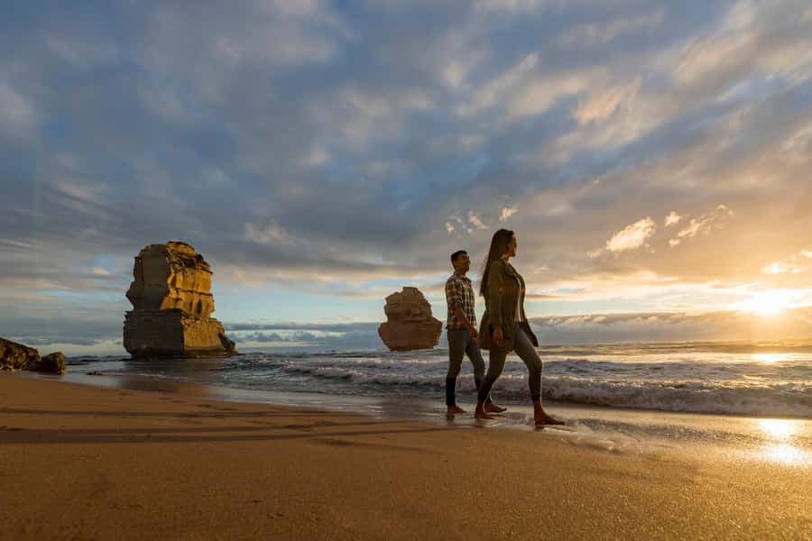 From Melbourne: Great Ocean Road Sunset Tour - Loch Ard Gorge: the walk on the sands is the real payoff
