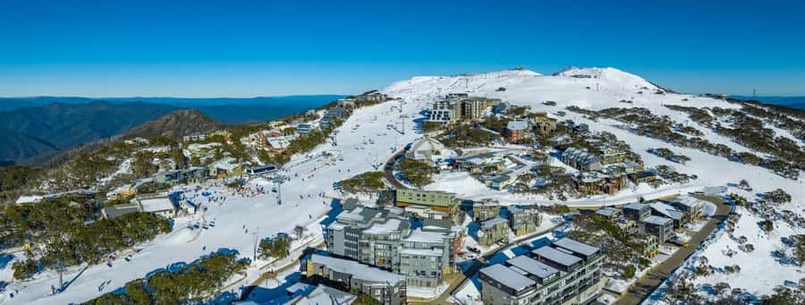 From Melbourne: Mt Buller Scenic Snow Getaway Day Tour - Yea break time: the small stop that saves the day