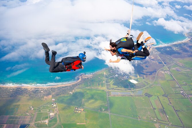 From Melbourne: Tandem Skydive over Great Ocean Road - Weight, age, and medical rules you should plan around