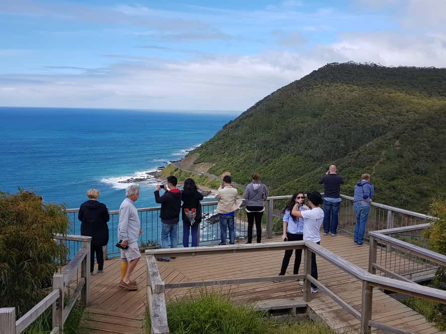 From Melbourne: Ultimate 2-Day Great Ocean Road Tour - The Only Things to Watch For: Cold Water, Dorm Setup, and Packing
