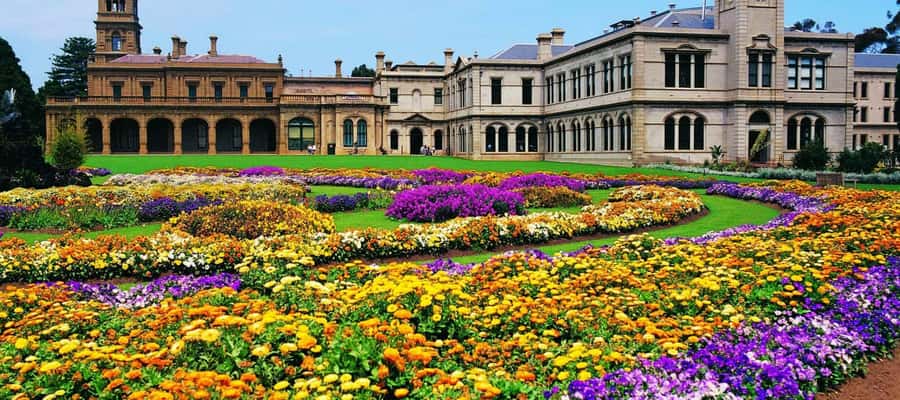 From Melbourne: Werribee Open Range Zoo & Werribee Mansion - Optional add-ons: when the included day isn’t enough
