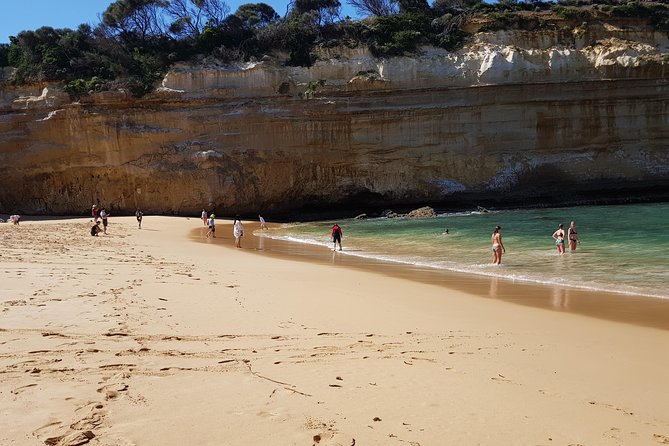 Full-Day Great Ocean Road Tour from Melbourne - Memorial Arch, Fairhaven beach walk, and Bells Beach kangaroo lookout