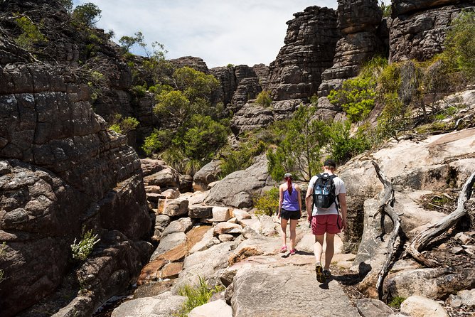 Grampians National Park with MacKenzie Falls and Kangaroos - Boroka Lookout and the Lake Bellfield alternative