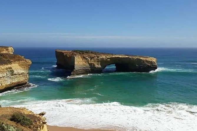 Great Ocean Road 12 Apostles kangaroo, koala and chocolate tour - Memorial Arch and Apollo Bay: the breaks that prevent burnout