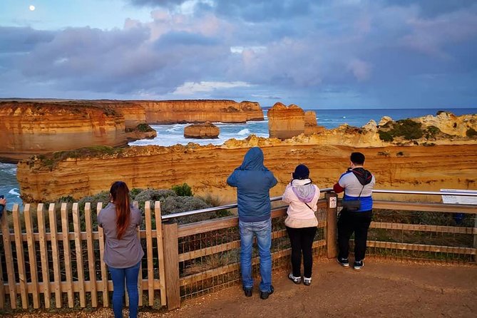 Great Ocean Road Medium Size Group Tour - Loch Ard Gorge: where the guide stories make the scenery click