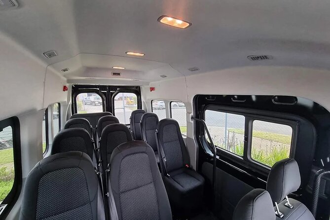 Great Ocean Road Tour Reverse –SML GRP-DLUX Mini Bus Hotel Pickup - Great Ocean Road viewpoint drive + Apollo Bay lunch time
