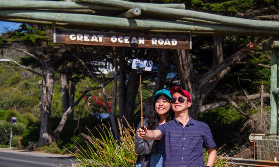 Great Ocean Road Tour w/ Deluxe Minibus & Top-Rated Guide - Eating stops: what’s included, what isn’t, and how to handle it