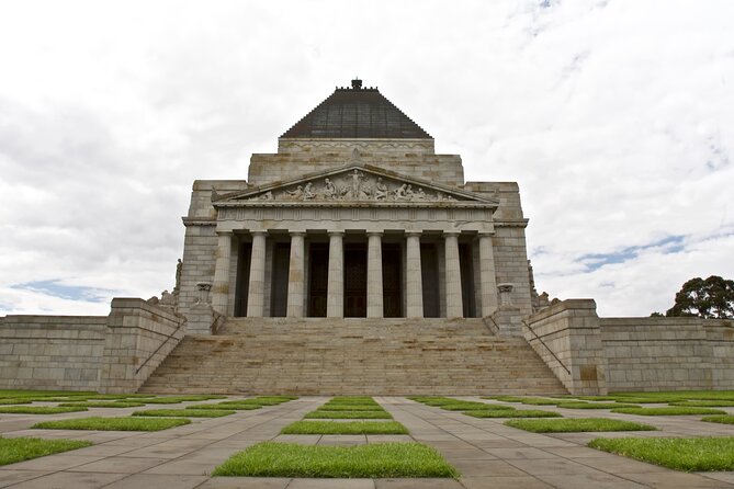 Half-Day Private Guided Introduction Tour in Melbourne - Fitzroy Gardens and Parliament Square: the “classic Melbourne” backbone