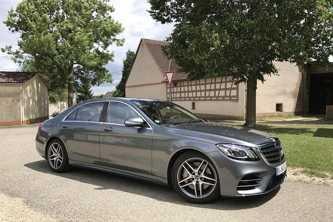 Luxury Chauffeur Car Melbourne Airport To CBD or city to airport - Who this fits best in a Melbourne trip