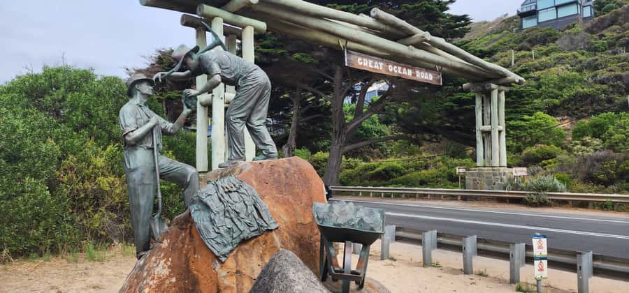 Luxury Private Great Ocean Road Tour – Up to 14 Guests - Otway Rainforest and Torquay: the customize-your-day options