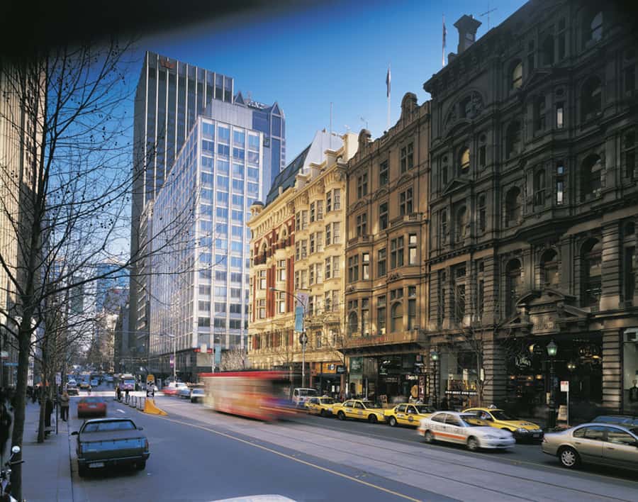 Melbourne 3-Hour Small Group Tour with Beach Boxes - Pickup and Your English-Speaking Guide: The First Reality Check
