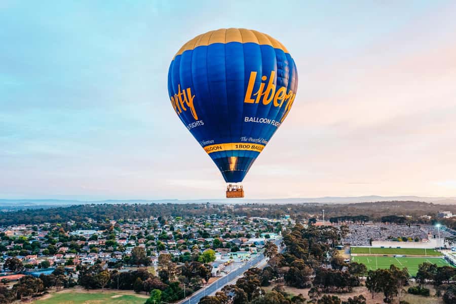 Melbourne: Balloon Flight at Sunrise - Launch field work: where you can actually get involved