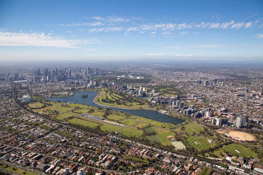 Melbourne: City and Bayside Helicopter Tour - City Views Over Royal Melbourne Golf Course, Exhibition Buildings, and Victoria Market