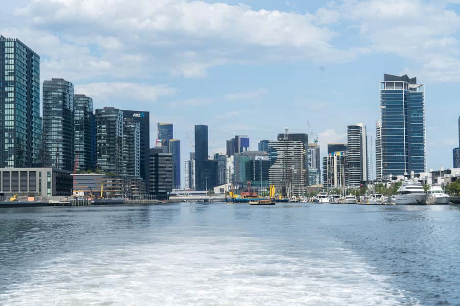 Melbourne City Cruise with Tea, Coffee, and Commentary - Downstream 1-Hour Ports and Docklands Route