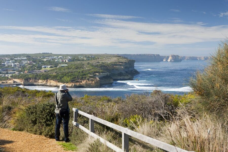 Melbourne: Great Ocean Road, 12 Apostles & Rainforest Tour - Anglesea and Memorial Arch: classic photos with context