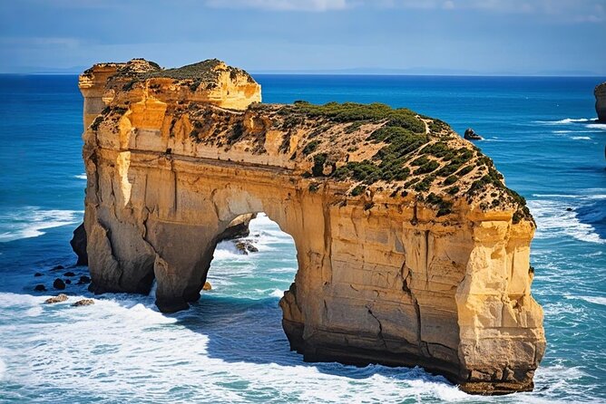 Melbourne: Great Ocean Road Luxury Coach Reverse Tour - Split Point Lighthouse and the Memorial Arch: Start with big coastal icons
