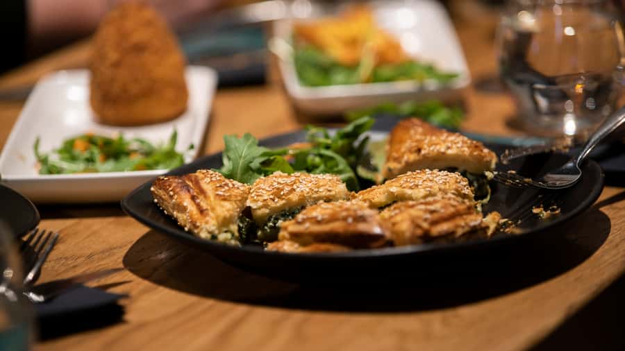Melbourne: Guided Walking and Foodie Tour - Guide Quality: When the Commentary Makes the City Click