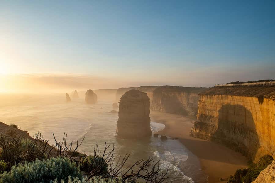 Melbourne: Helicopter Tour to 12 Apostles & Great Ocean Rd - Melbourne in miniature: the first aerial segment