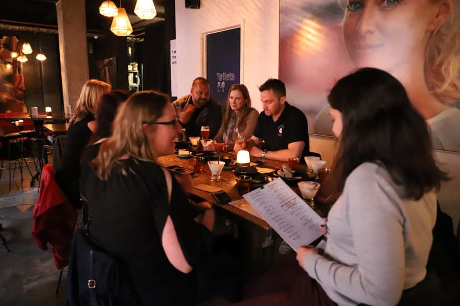 Melbourne: Hidden Bars & Laneway Legends Walking Tour - What you’ll see beyond the main stops (and why it matters)