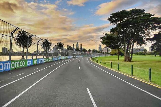 Melbourne Landmark City Tour. Your day Your way Your private tour - Shrine of Remembrance and the Botanical Gardens: reflective time with great views