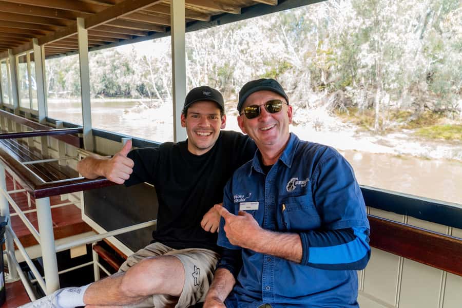 Melbourne: Murray River Paddle Steamer, Wildlife & Silo Art - From Melbourne to Echuca: How the Coach Day Flows