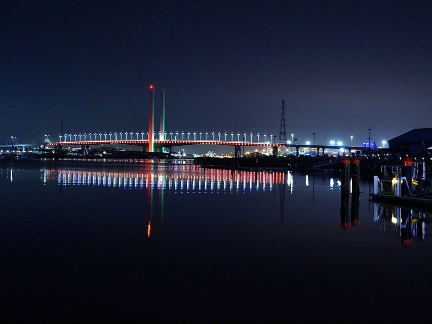 Melbourne: Nighttime Private City Tour with Transfer & Stops - Williamstown After Dark: Historic Portside Atmosphere Without a Full-Day Plan