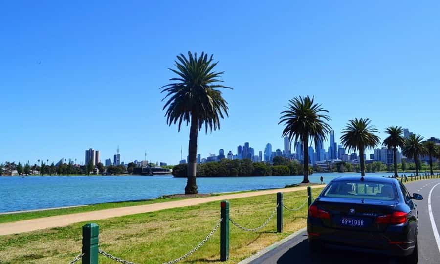 Melbourne: Peninsula Sightseeing Driving Day Tour - Albert Park Lake and the F1 circuit: the best first “wow”