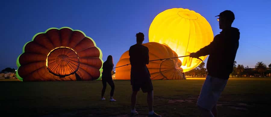 Melbourne Premium Balloon Flight 5-Star Champagne Breakfast - What happens over Melbourne: safety briefing, flight time, and photo moments
