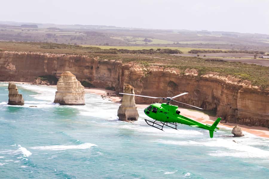 Melbourne: Private Helicopter Flight to the 12 Apostles - Why a private helicopter to the 12 Apostles makes sense from Melbourne