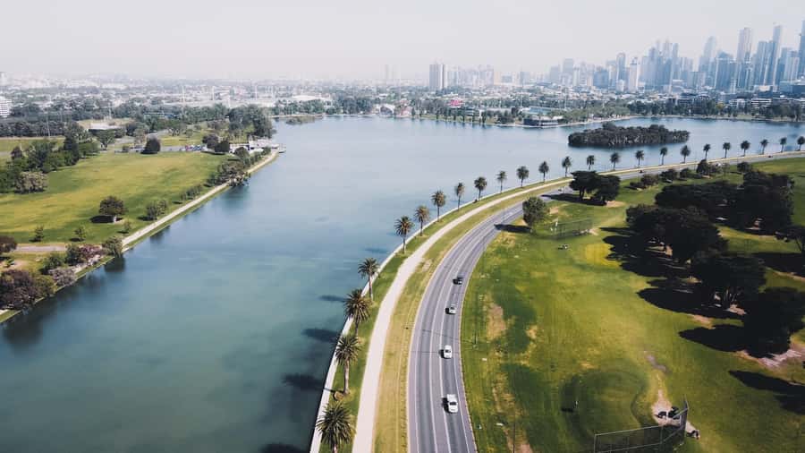 Melbourne: Private Melbourne City Tour with Stops - Albert Park Lake and the Grand Prix track walk