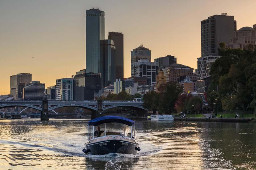 Melbourne: Private Yarra River Cruise w/ Cheese & Wine - Quick practical tips before you go