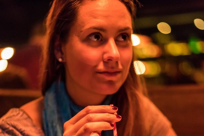 Melbourne's Living Laneway Scene: Local Bars and Their Stories - Drinks Included vs. Extra Rounds: How to Avoid Overspending