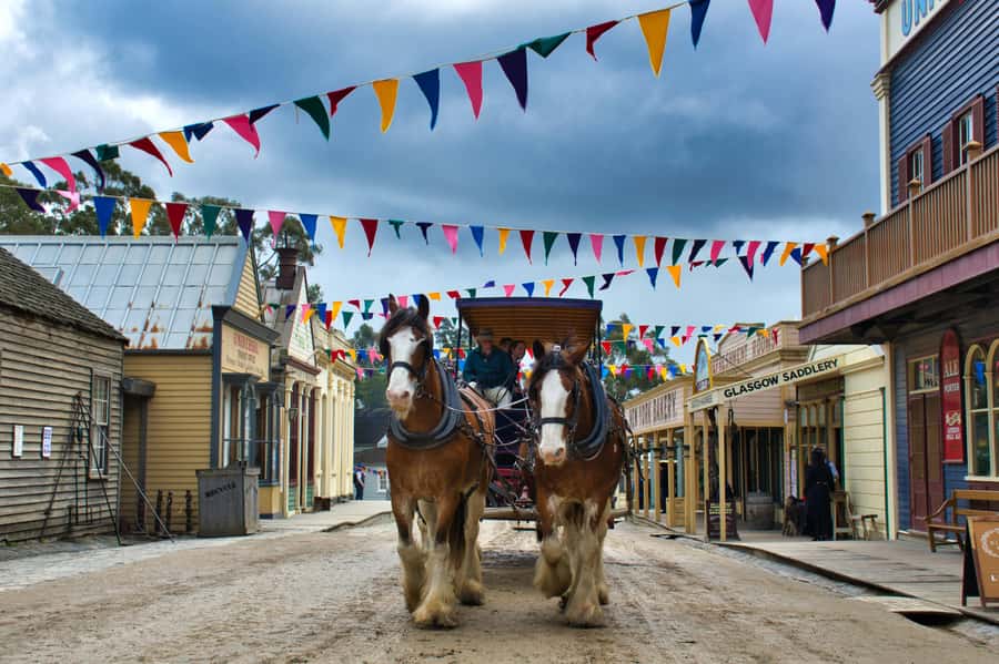 Melbourne: Sovereign Hill, Eureka Centre & Melbourne Skydeck - Ballarat Botanical Gardens and Lake Wendouree: set your pace before the past
