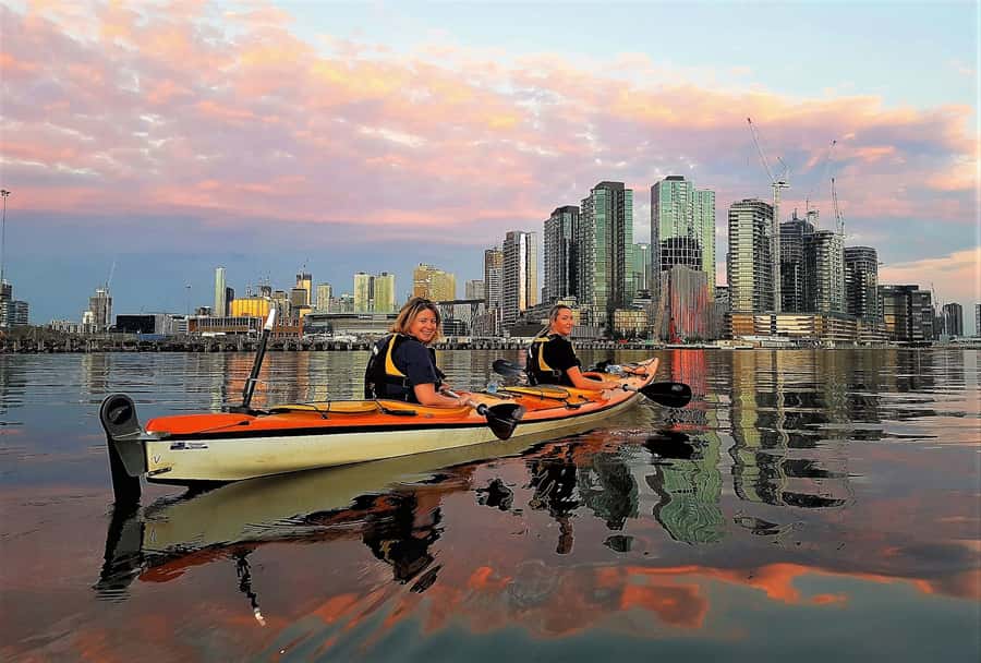 Melbourne: Sunset Kayak Tour with Dinner - Paddling Victoria Harbour: your first minutes set the tone