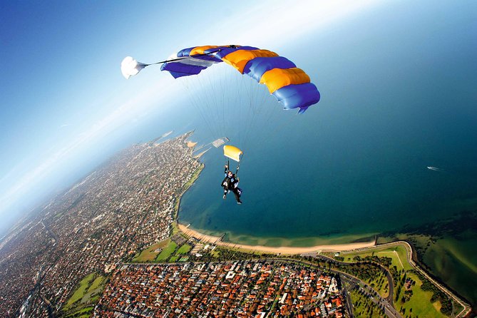 Melbourne: Tandem Skydive Experience over St. Kilda Beach - Freefall and the St Kilda Beach Landing