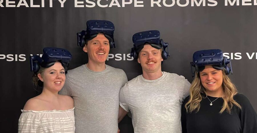 Melbourne: Virtual Reality Games OR Escape Room Experience - Training, headset setup, and getting oriented without fuss