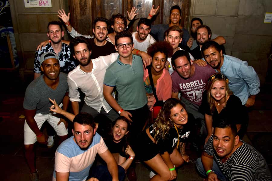 Melbourne: Weekly Bar Crawl: 5 Free shots, Club Entry - How the night runs: shots, fast-track entry, and built-in social time