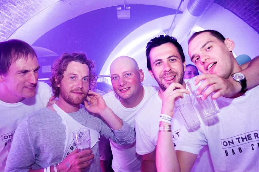 Melbourne: Weekly Bar Crawl: 5 Free shots, Club Entry - Practical tips to make your night go smoother