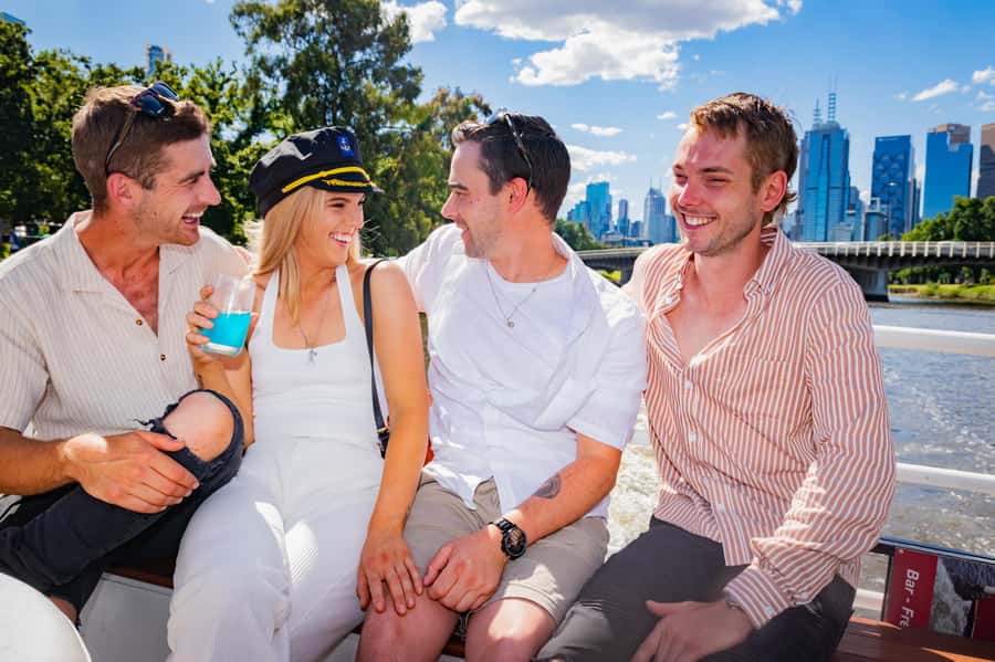 Melbourne: Yarra River Sightseeing Cruise - The one-hour route: Eureka Tower, Royal Botanic Gardens, and Southbank