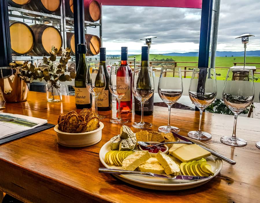 Melbourne: Yarra Valley Wine, Choc, Farm Fresh, Gin Tour - Meeting Melbourne and Getting Set Up for a Smooth Day