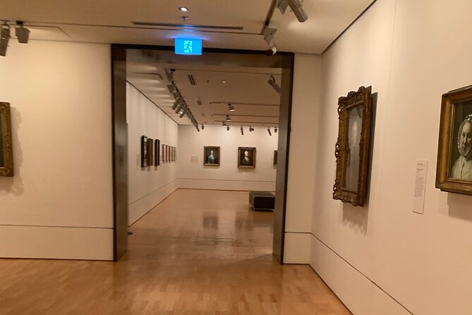 National Gallery of Victoria (NGV) guided tour - The laminated checklist: your take-home viewing toolkit